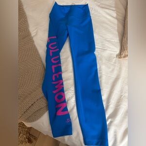 Lululemon Ed Curtis Wundertrain 28” Blue and Pink Leggings - Size 4